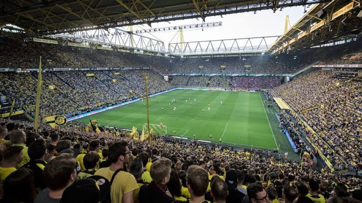 Stadion Dortmund Diubah Menjadi Tempat Tes dan Perawatan Pasien Covid-19